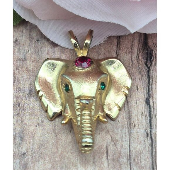 Brushed Gold Tone Elephant Face Pendant Rhinestone Green Eyes 1.25" 3-D - Picture 2 of 8